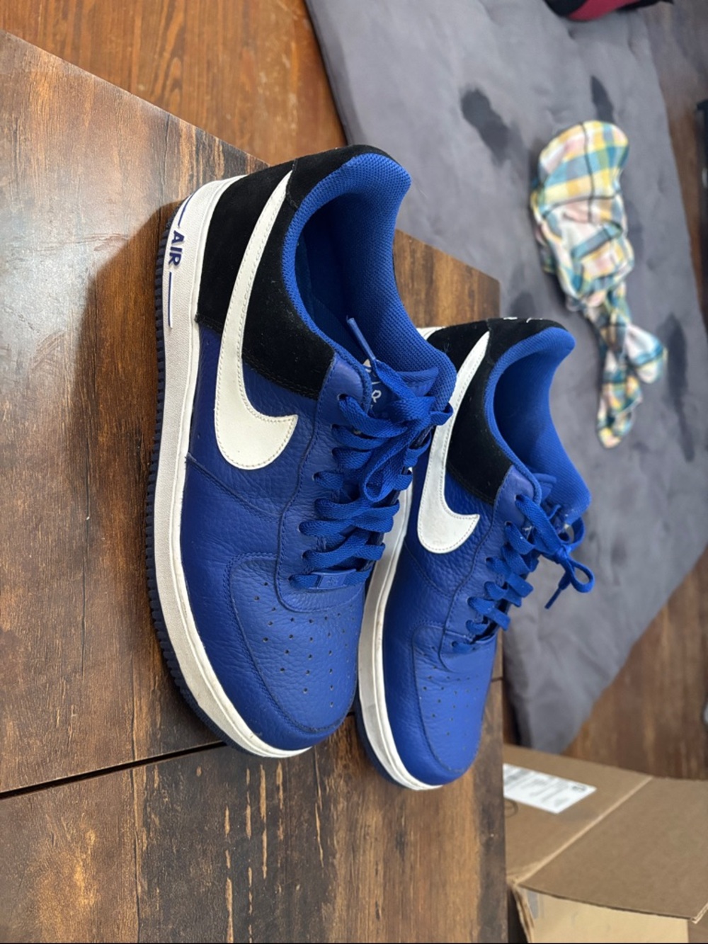 Nike Men's Royal Blue & White Low-Top Sneakers